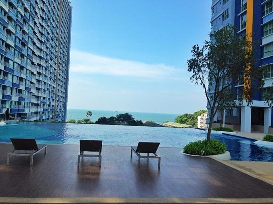 Lumpini Parkbeach Pattaya Pool View หาดจอมเทียน ภายนอก รูปภาพ